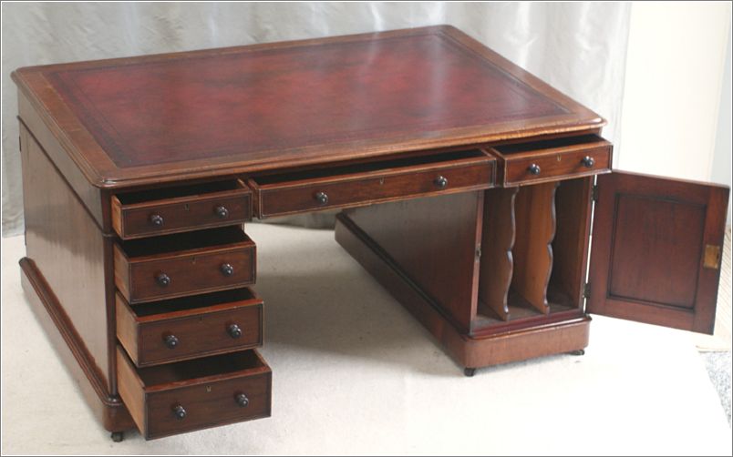 1007 Antique Mahogany Partners Desk (6)